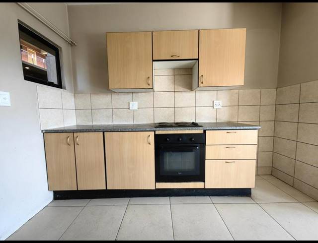 2 BEDROOM PROPERTY TO RENT IN BRAAMFONTEIN